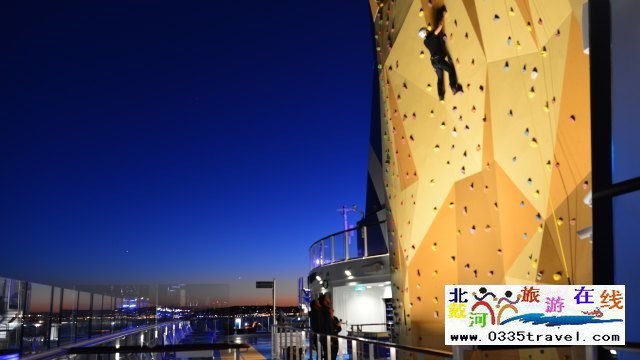 攀岩墙 Rock Climbing Wall